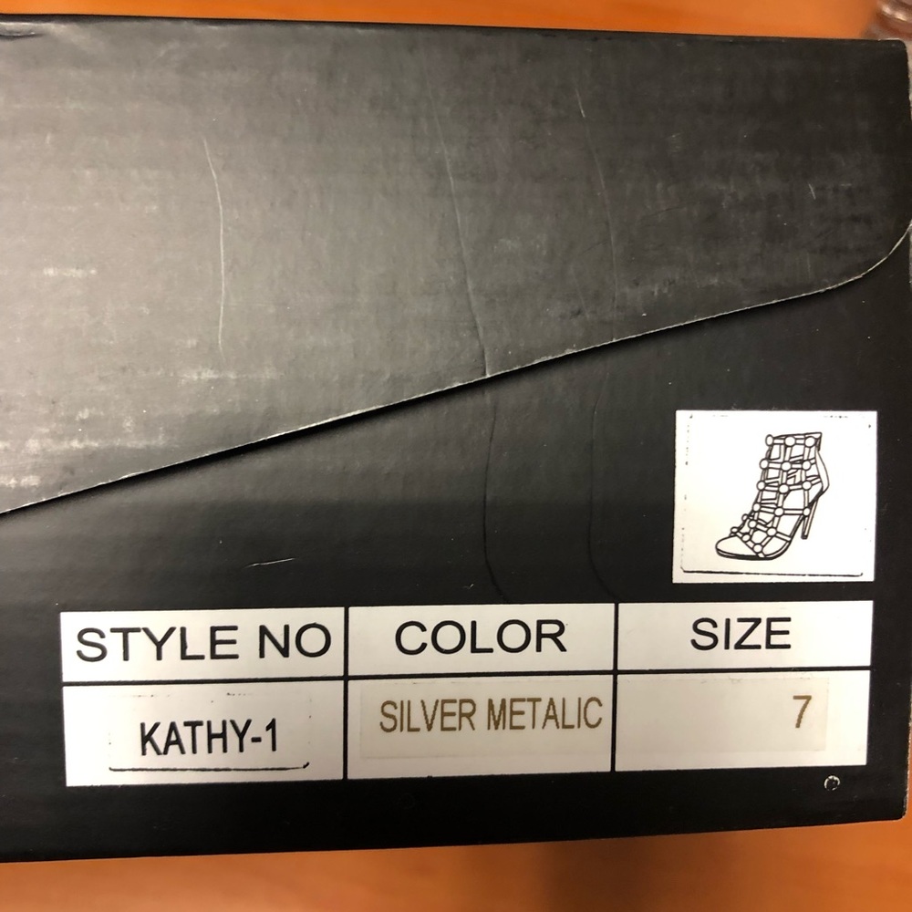 🆕Chase & Chloe Kathy Embellished Gladiator Sandal - Picture 8 of 8